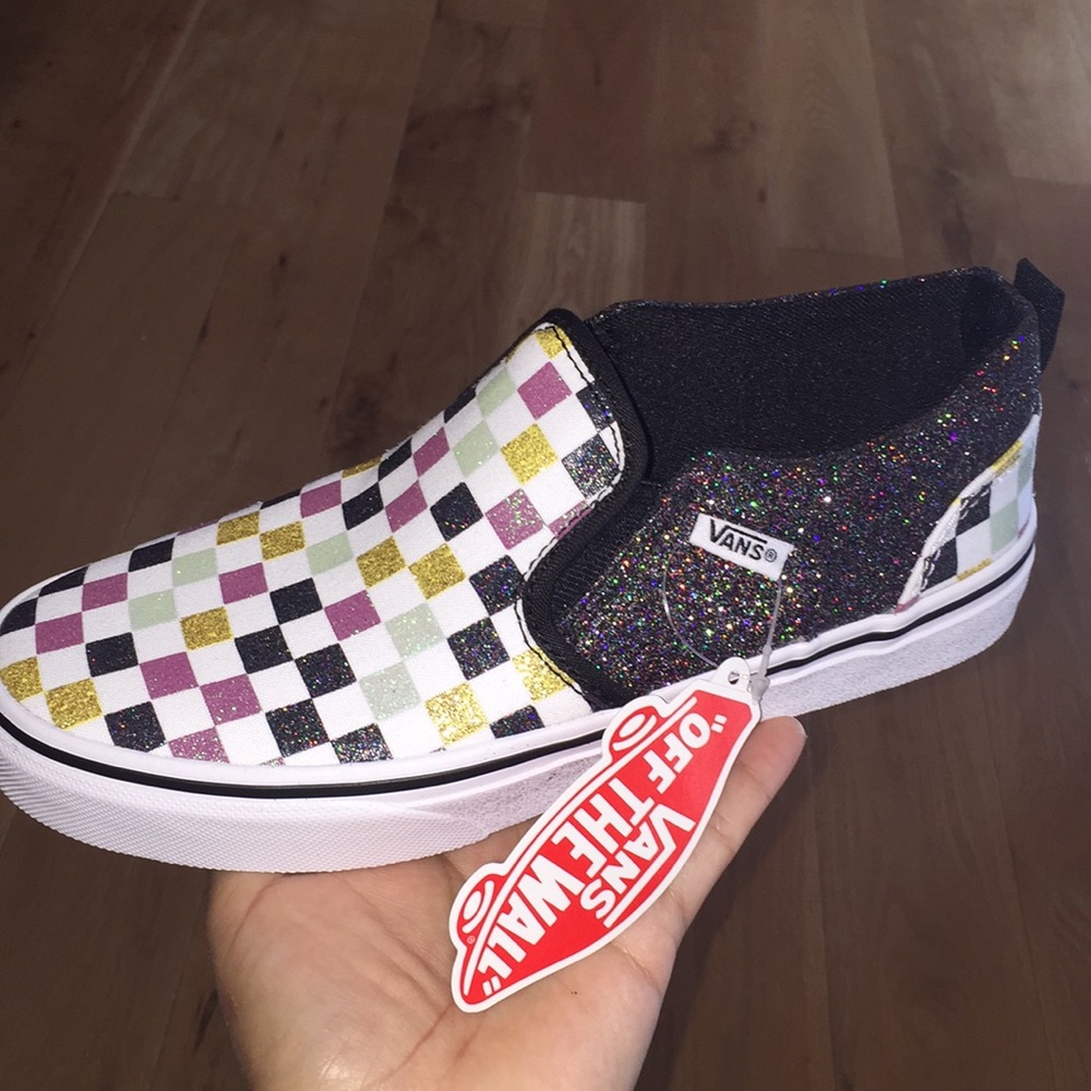 Nwt Asher vans sz 4 is the same as in 5.5 women’s